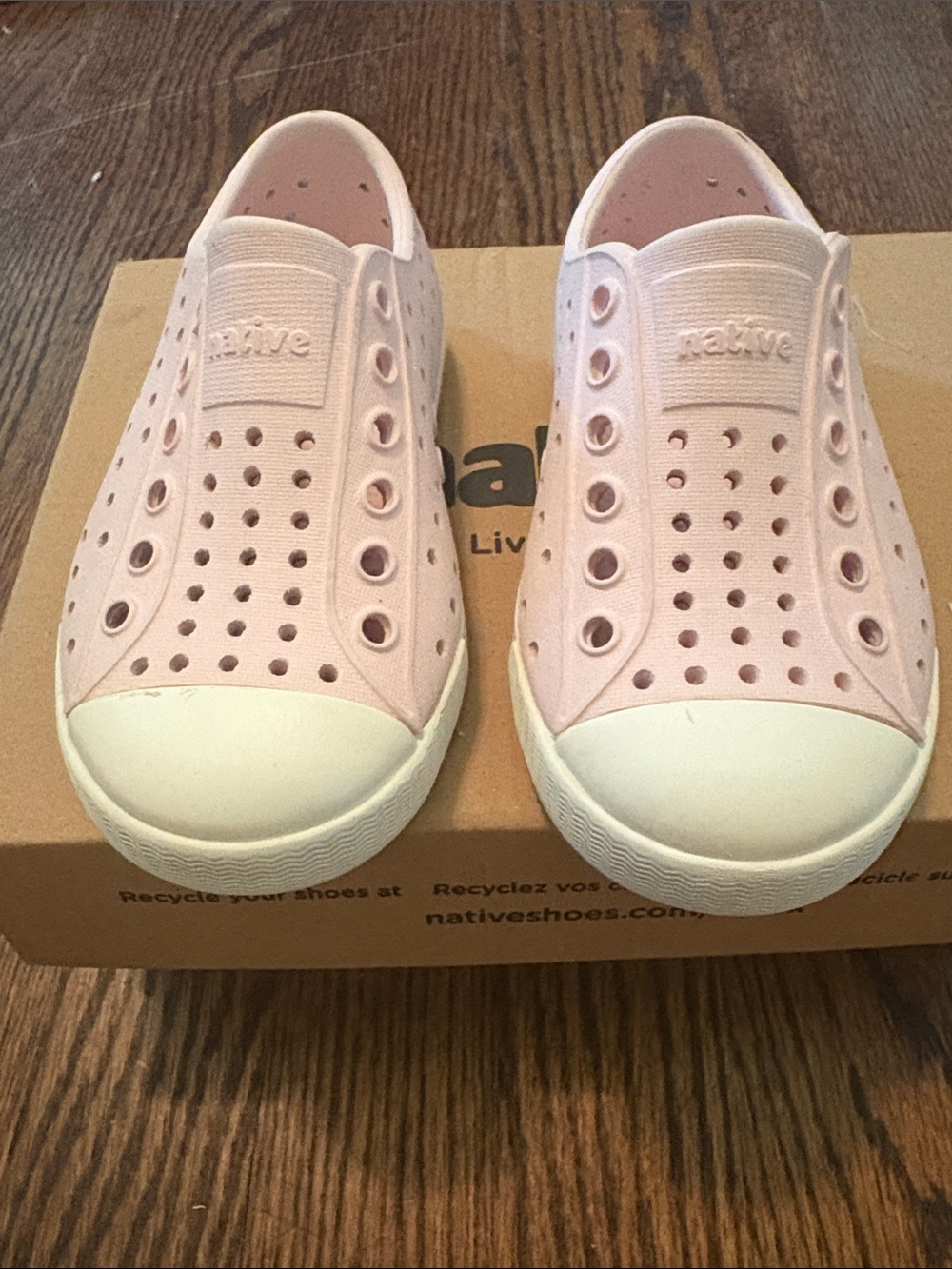 Native Kids Jefferson Slip-On Sneakers in Pale Pink with White Toe